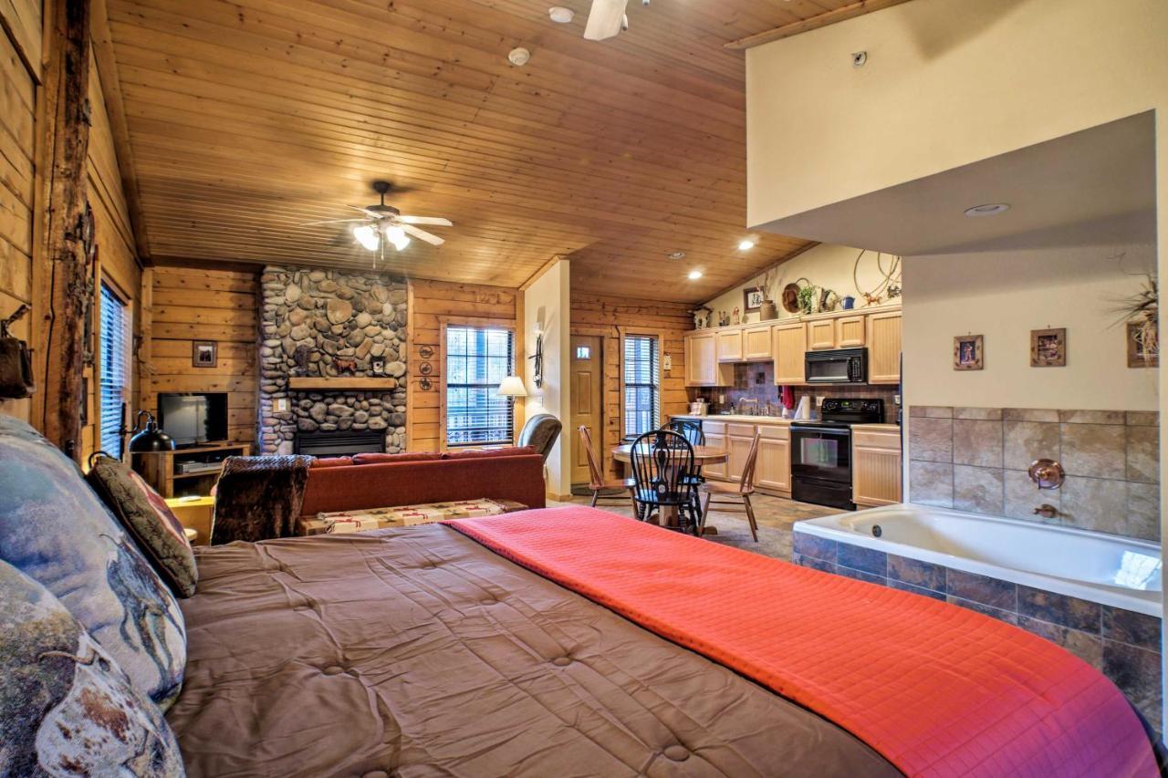 Appartement Cabin-Style Studio Right Off The Branson Strip! Extérieur photo